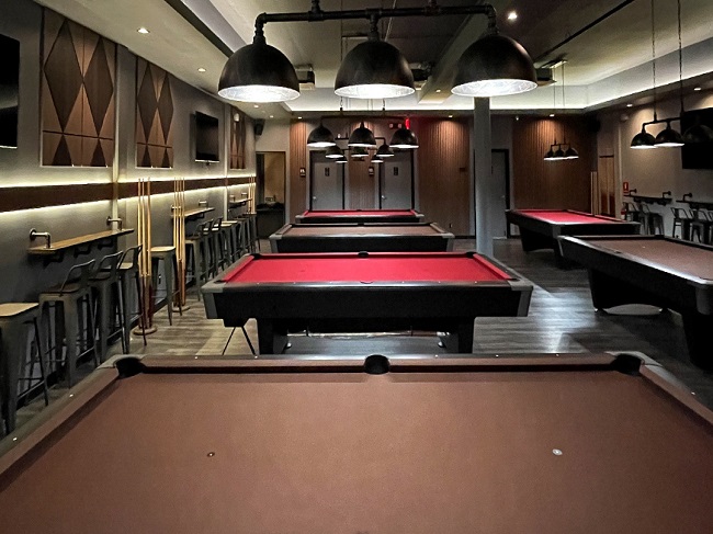 Play pool near you Des Moines billiards tables cues