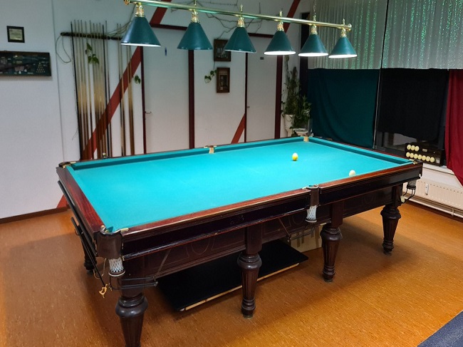 Play pool near you Stuttgart billiards tables cues