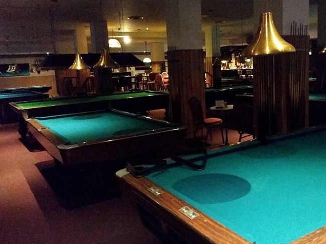 Play pool near you Cologne billiards tables cues