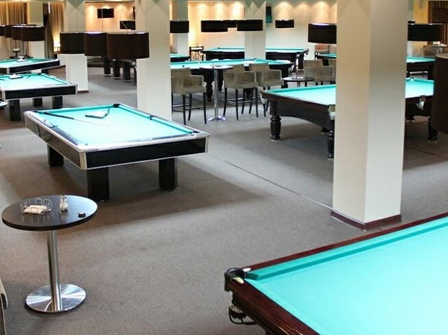 Play pool near you Moscow billiards tables cues