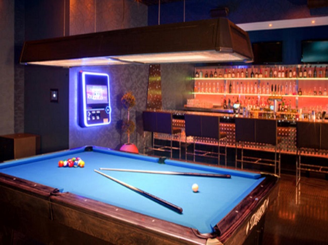 Play pool near you Miami billiards tables cues