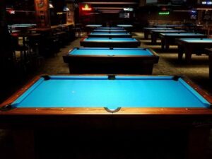 Local pool halls Des Moines billiards leagues tournaments